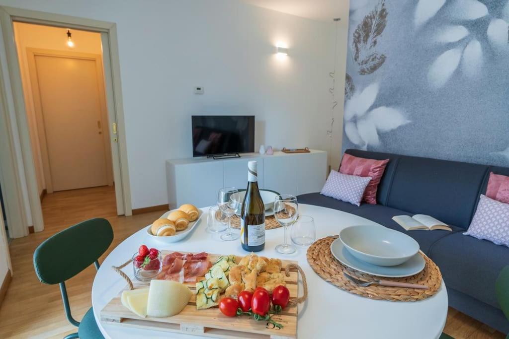 Pitty Home A Pesaro Zona Centro E Mare By Yohome Exteriör bild