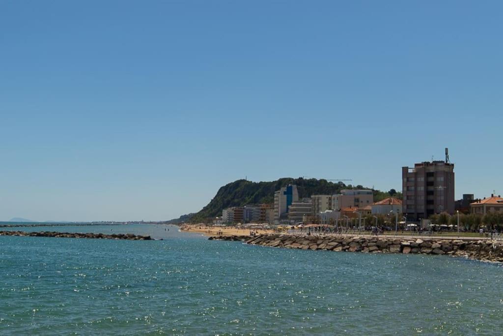 Pitty Home A Pesaro Zona Centro E Mare By Yohome Exteriör bild
